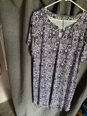 Women's Navy Floral Print Short-Sleeve Top